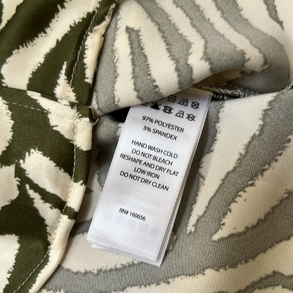 Rachel Zoe Green /ivory combo large front button short top, NWT. - Picture 7 of 7